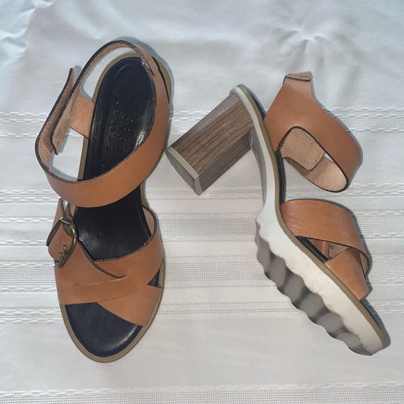 Hispanitas 36 Platform Block Heel Tan Barely Worn - Picture 6 of 7